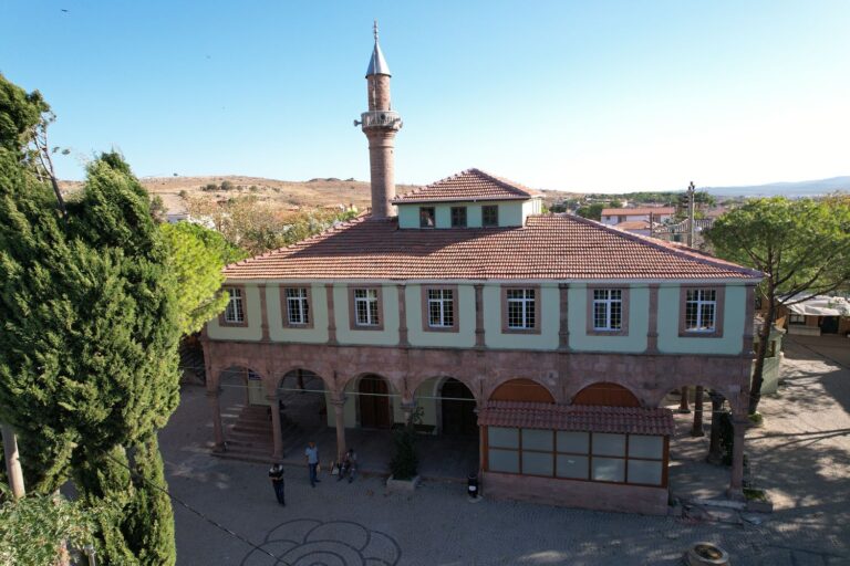 TARİHİ KÜÇÜKKÖY CAMİSİ’NİN RESTORASYON PROJESİ TAMAMLANDI