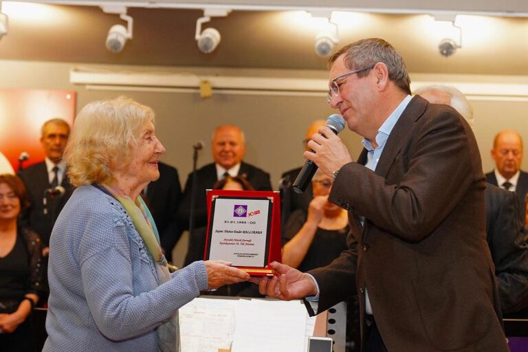 BAŞKAN ERGİN; “KENTİMİZDE KURULAN İLK MÜZİK DERNEĞİ OLAN AYVALIK MÜZİK DERNEĞİ’NİN 30. YILINI HEP BİRLİKTE KUTLADIK”