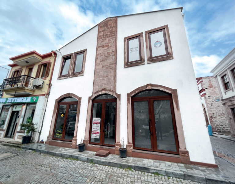 CUNDA (ALİBEY) ADASI AYVALIK BELEDİYESİ HİZMET BİNASI