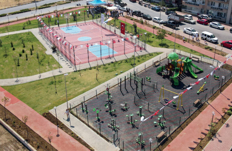 YENİ PARKLARLA, DAHA YEŞİL BİR AYVALIK