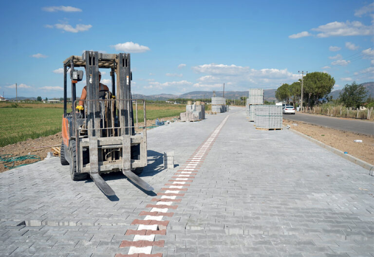 AYVALIK’A 600 BİN METRE KARE YOL YATIRIMI