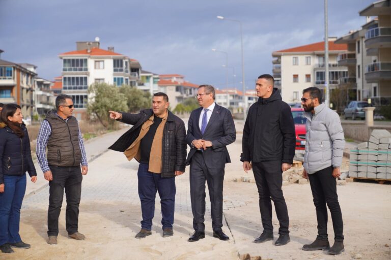 AYVALIK’TA DOĞALGAZIN YOLLARDA YARATTIĞI TAHRİBAT HIZLI BİR ŞEKİLDE ONARILIYOR